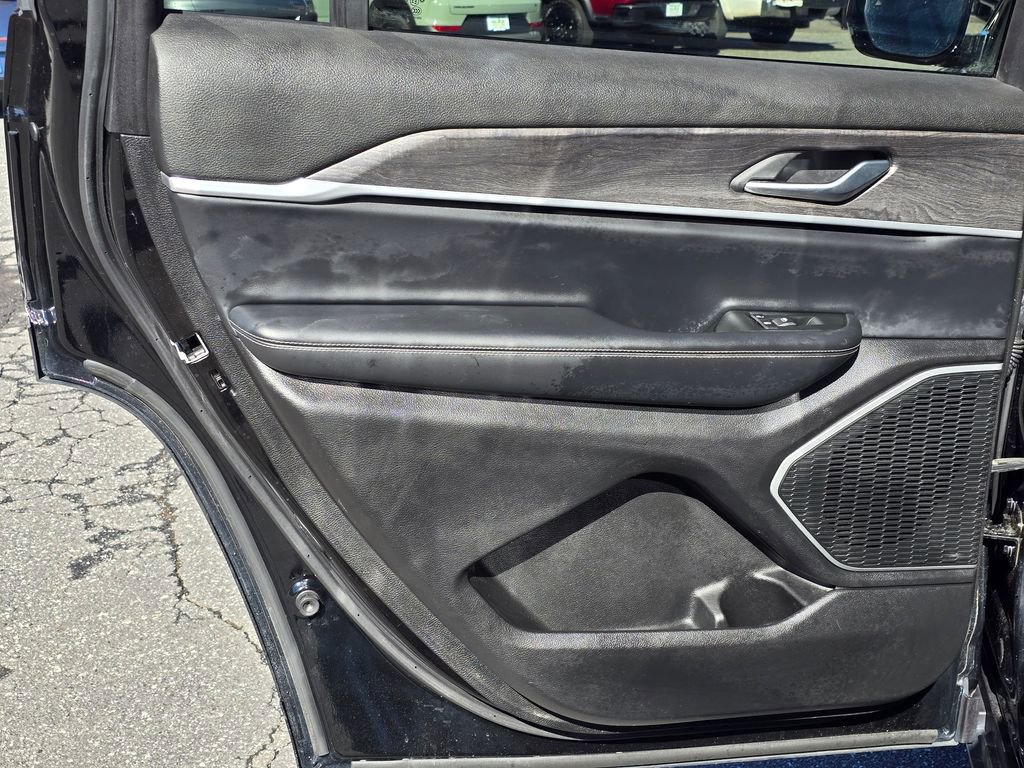 Used 2021 Jeep Grand Cherokee L Limited image 46