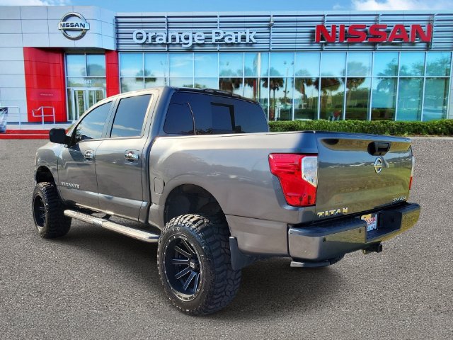 Used 2019 Nissan Titan SV w/ SV Convenience Package AWD/4WD image 3