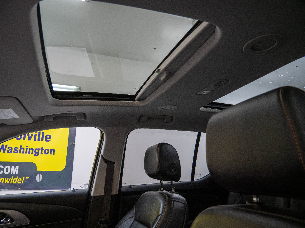 Used 2021 Chevrolet Traverse RS image 13