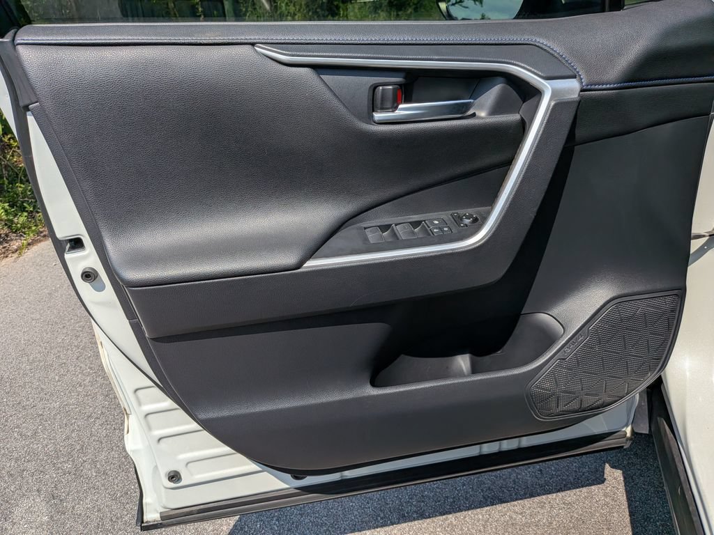 Used 2020 Toyota RAV4 XSE AWD/4WD image 8