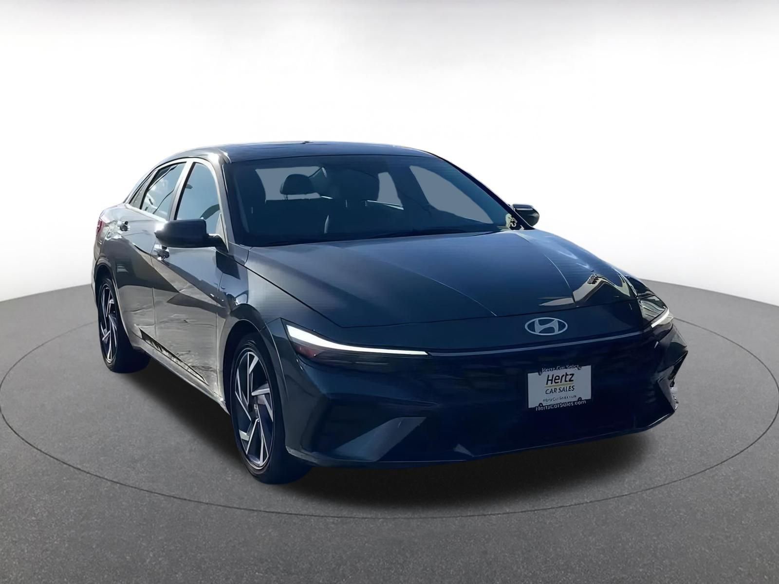 Used 2025 Hyundai Elantra SEL image 3