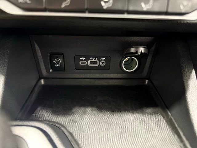 Used 2025 Nissan Sentra SV image 35