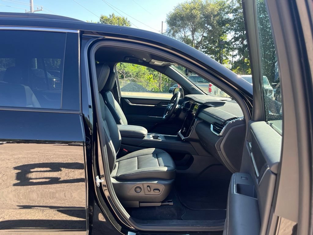 Used 2024 GMC Acadia Elevation FWD image 35