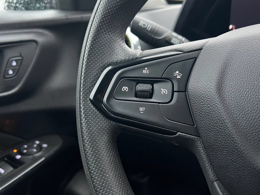 Used 2025 Chevrolet Trax LT FWD image 20