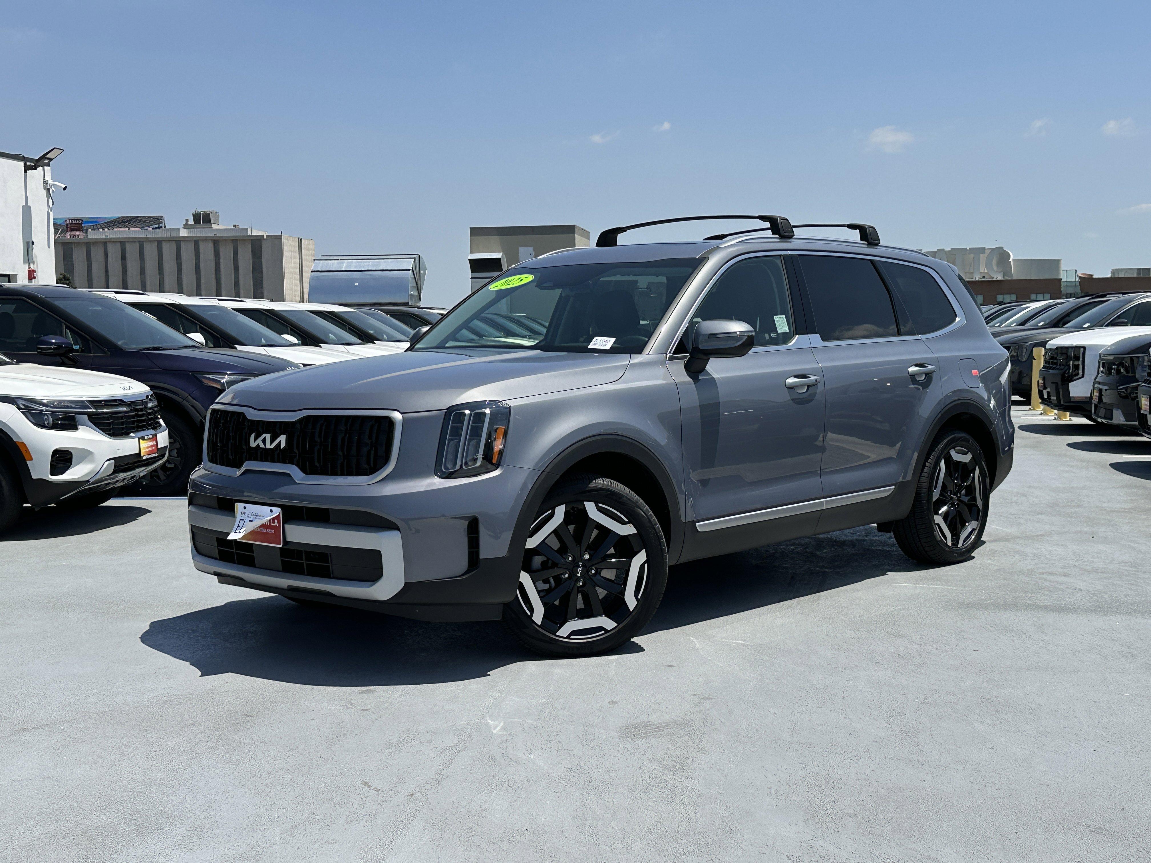 Certified 2025 Kia Telluride EX FWD image 2