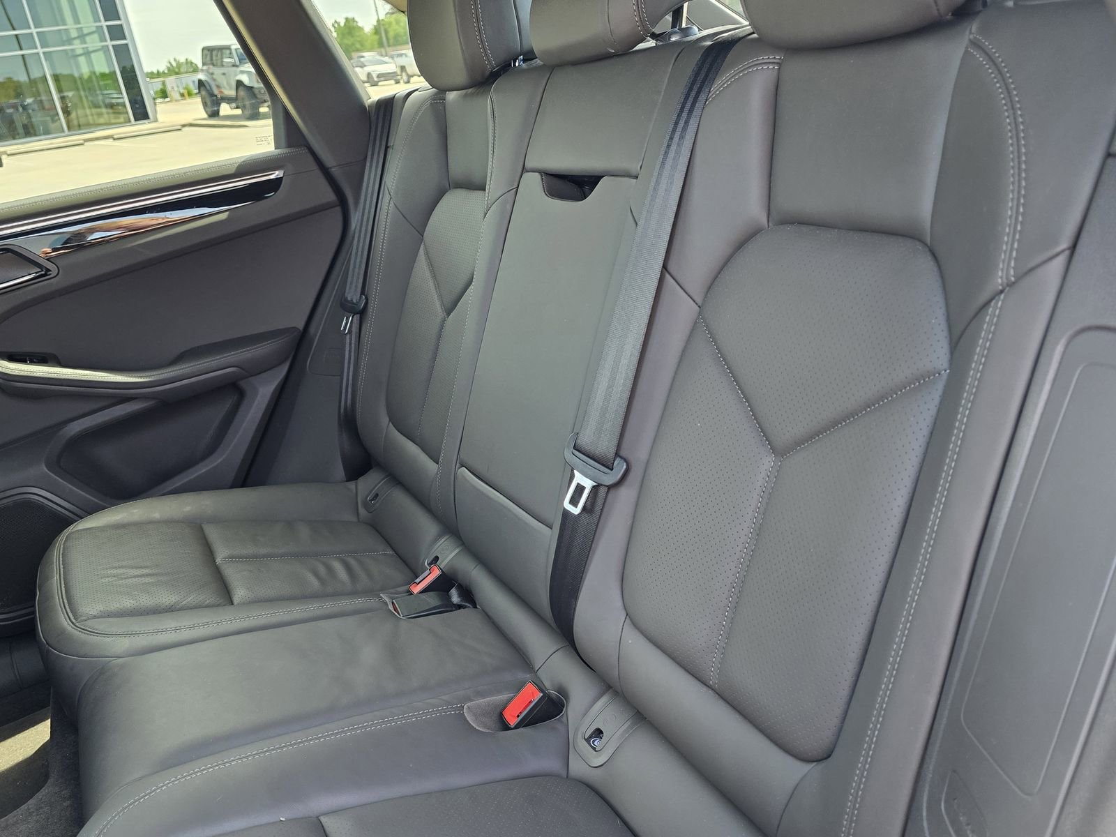 Used 2021 Porsche Macan S image 30