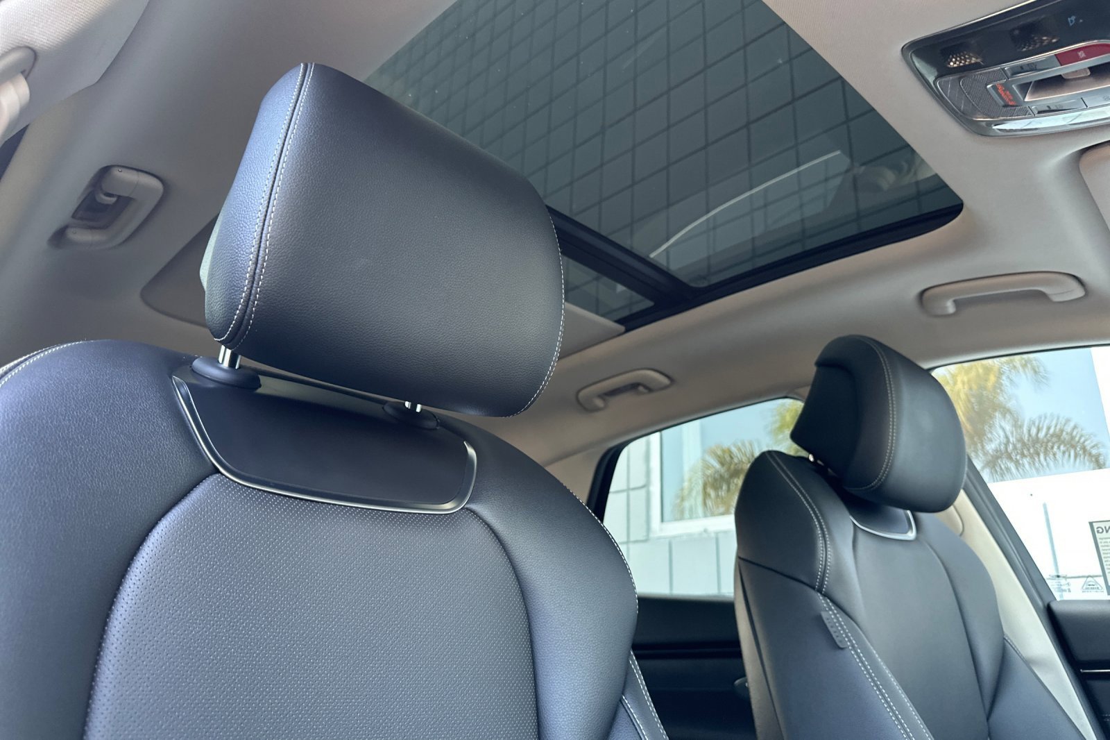 Used 2023 Genesis GV70 2.5T w/ Select Package image 18