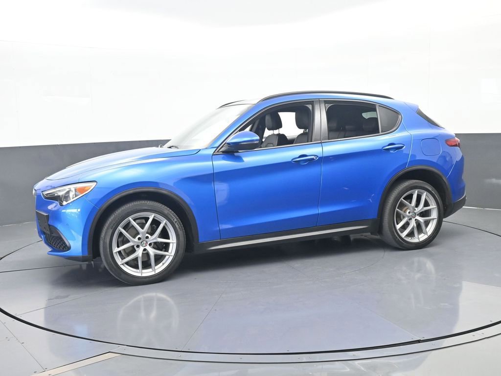 Used 2018 Alfa Romeo Stelvio Ti Sport image 2