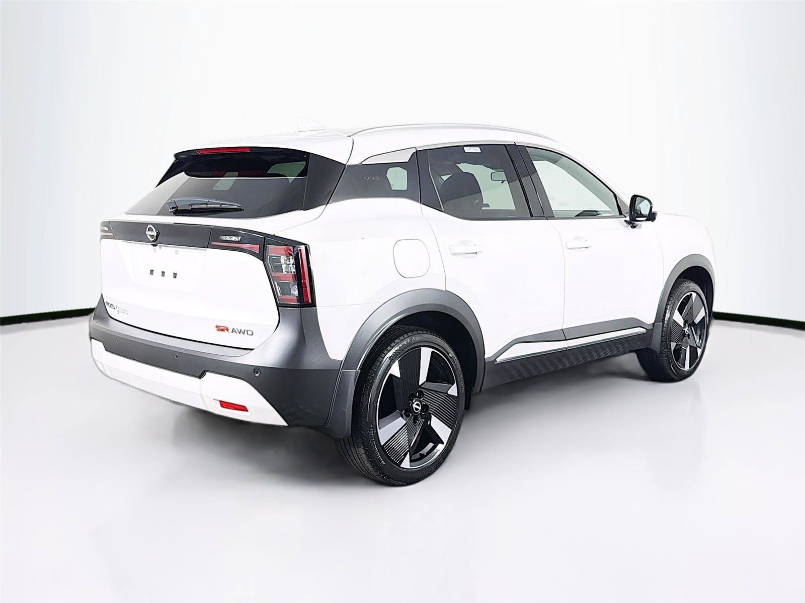 Used 2025 Nissan Kicks SR w/ SR Premium Package AWD/4WD image 11