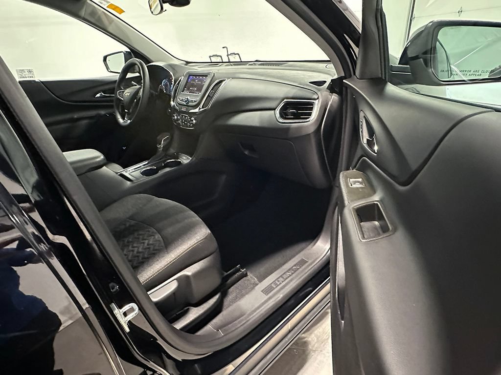 Used 2023 Chevrolet Equinox LT AWD/4WD image 27