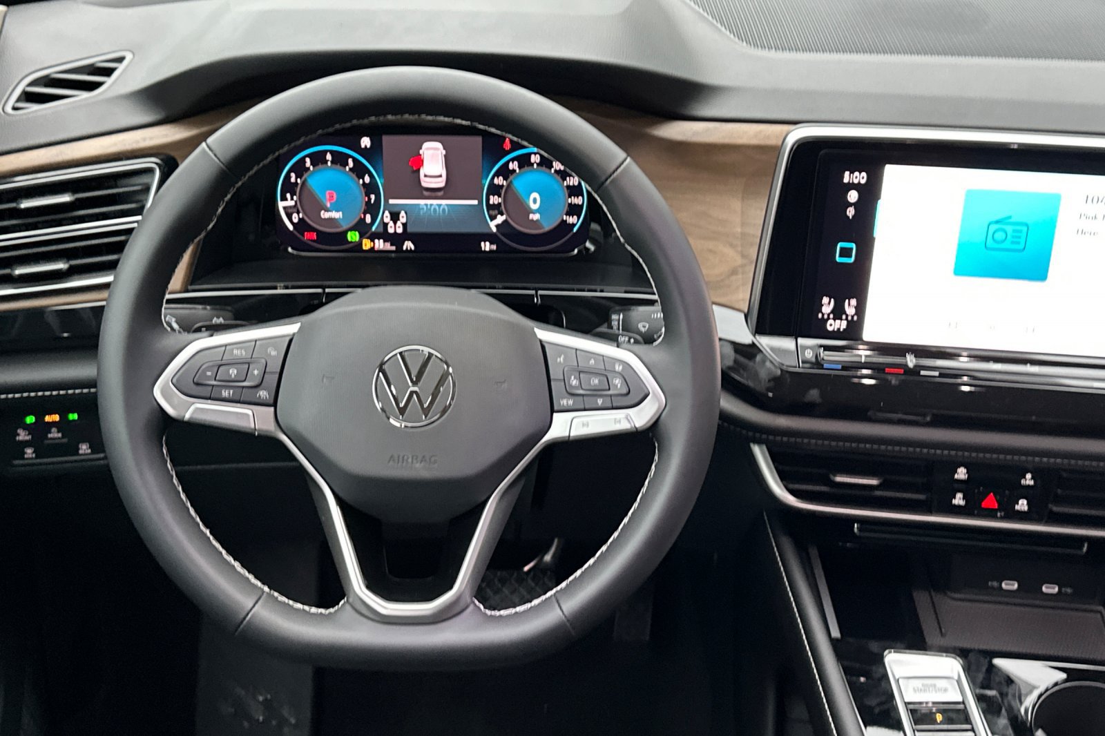 New 2026 Volkswagen Atlas SE FWD image 14