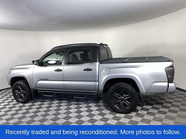 Used 2017 Toyota Tacoma Limited w/ Tow Package AWD/4WD image 5
