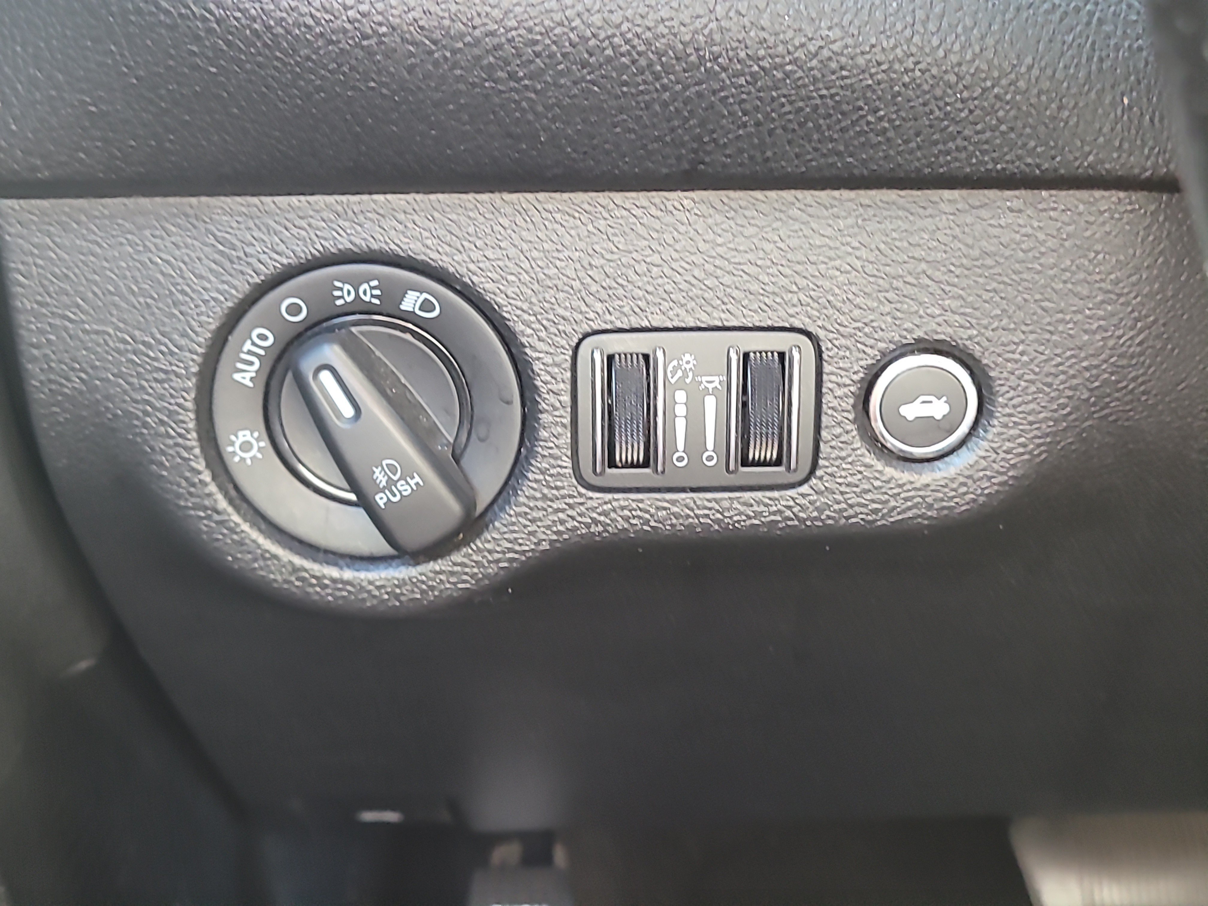 Used 2022 Dodge Challenger GT RWD image 25