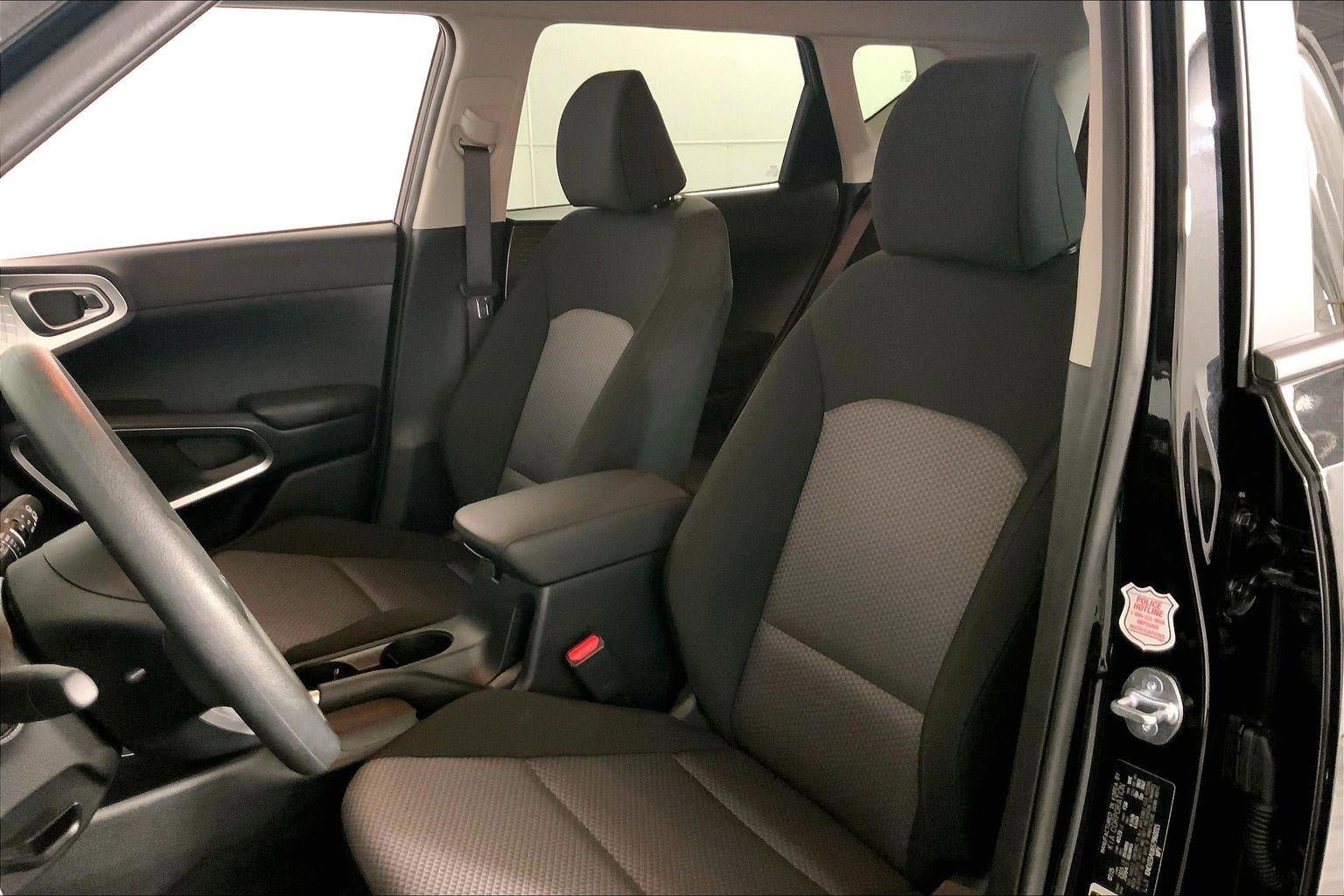 Certified 2025 Kia Soul LX image 22