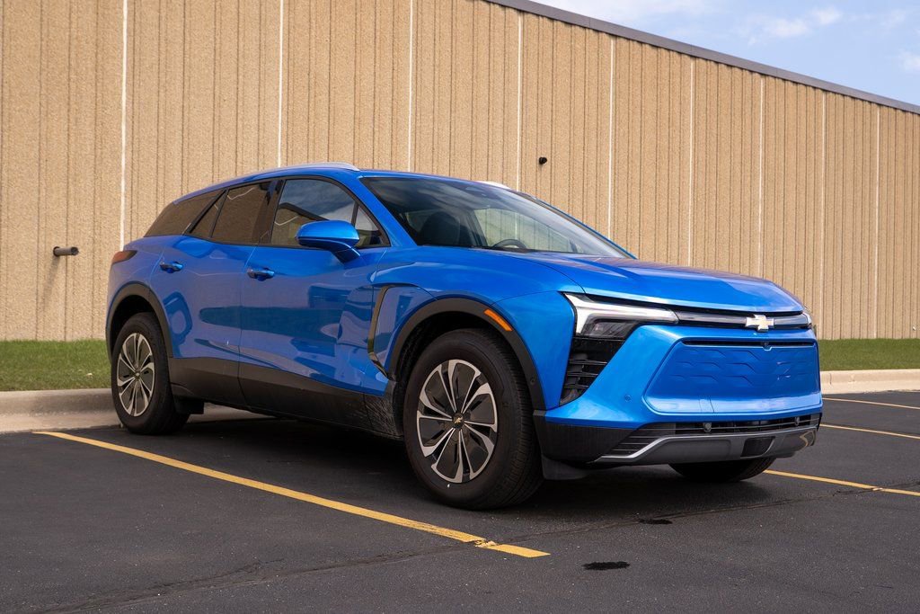 New 2025 Chevrolet Blazer EV LT w/ Super Cruise Package AWD/4WD image 2