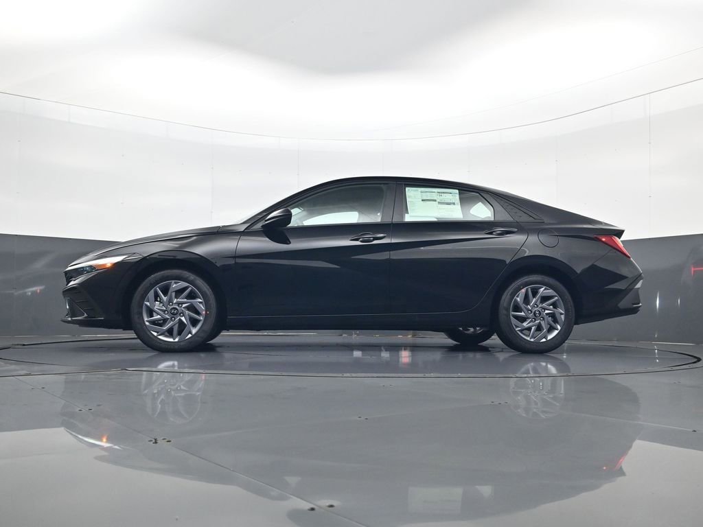 New 2026 Hyundai Elantra Hybrid FWD image 28