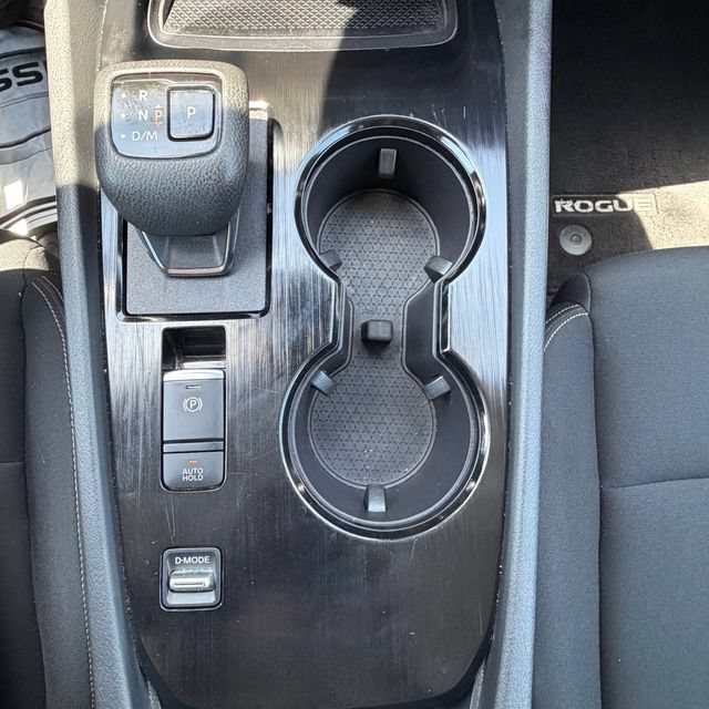 Used 2024 Nissan Rogue S FWD image 20