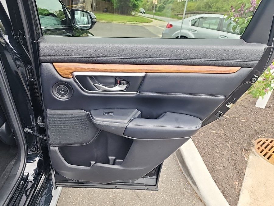 Used 2018 Honda CR-V Touring image 43