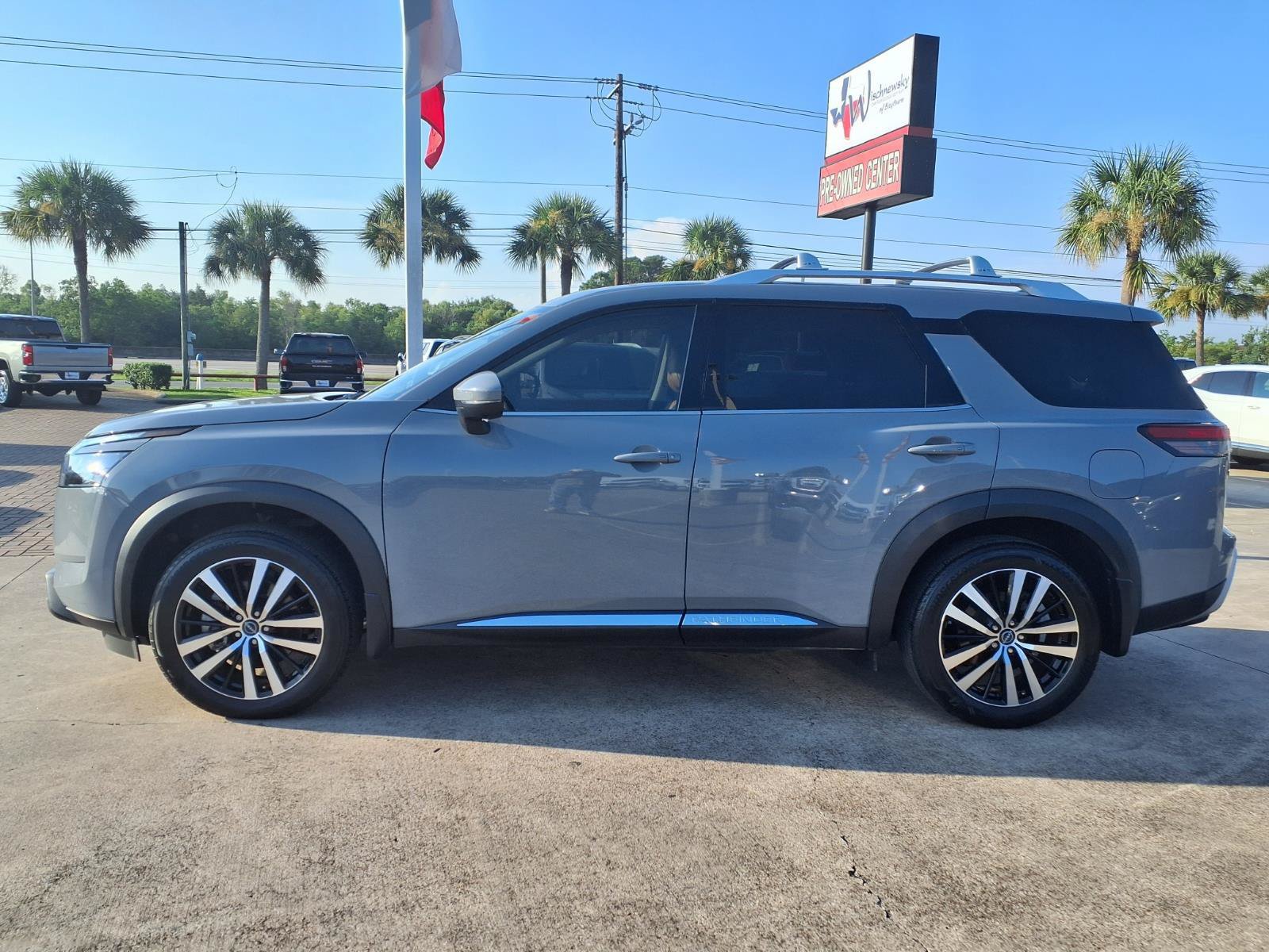Used 2025 Nissan Pathfinder Platinum w/ Cargo Package FWD image 9