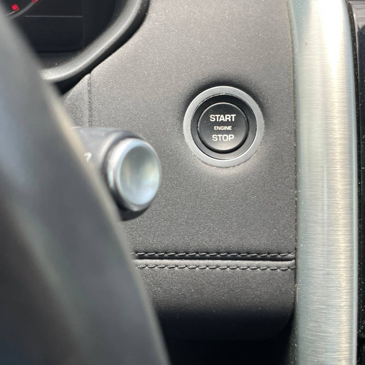 Used 2019 Land Rover Discovery HSE AWD/4WD image 17
