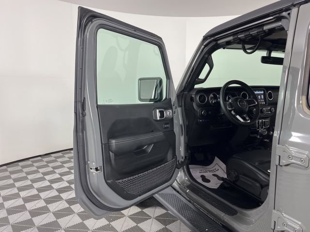 Used 2023 Jeep Wrangler Unlimited Sahara w/ Cold Weather Group image 16