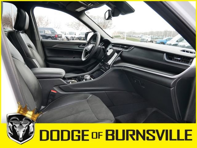 Used 2023 Jeep Grand Cherokee Altitude image 16