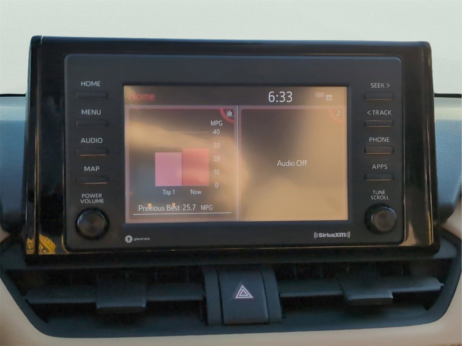 Used 2020 Toyota RAV4 XLE w/ Convenience Package image 18