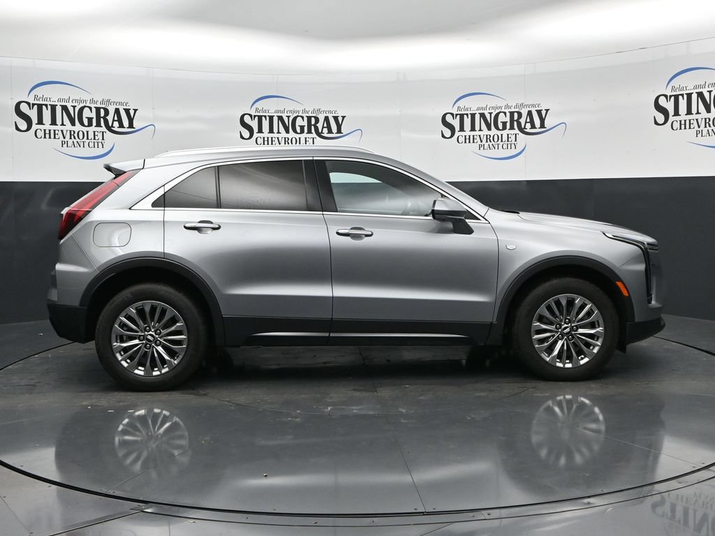 Used 2025 Cadillac XT4 Premium Luxury FWD image 8