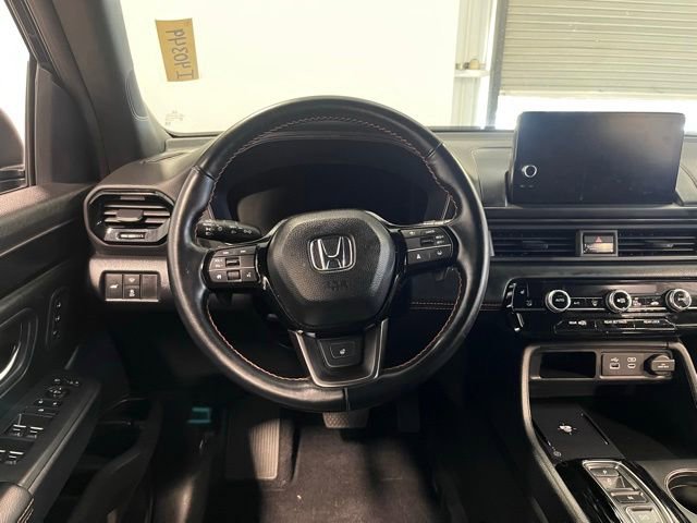 Used 2025 Honda Pilot TrailSport image 21