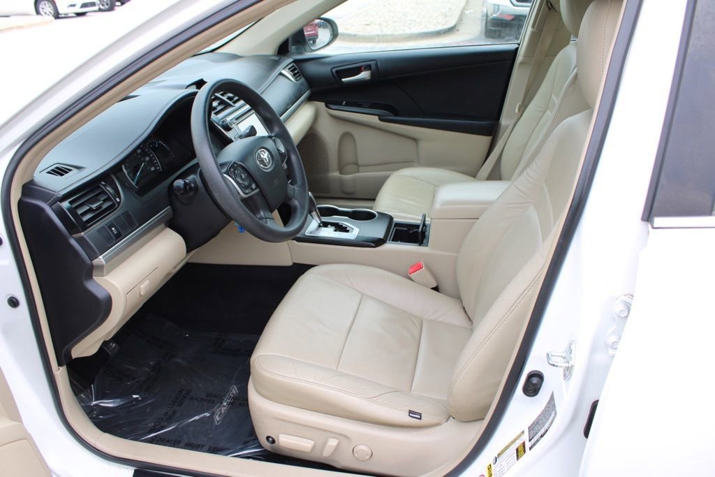 Used 2012 Toyota Camry LE image 14