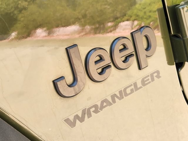 Used 2022 Jeep Wrangler Sport AWD/4WD image 11