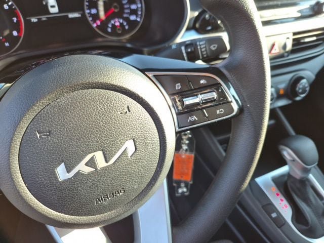 Used 2024 Kia Forte LXS w/ LXS Technology Package FWD image 18