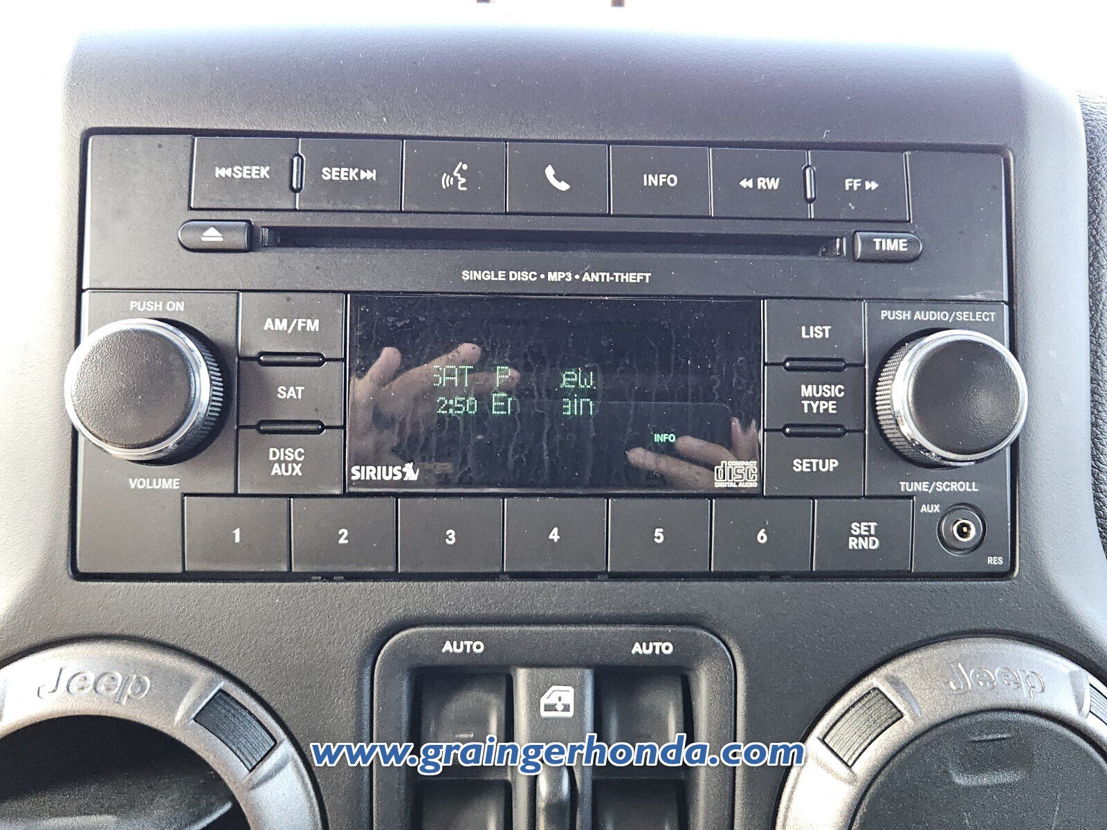 Used 2018 Jeep Wrangler Unlimited Sport S AWD/4WD image 16