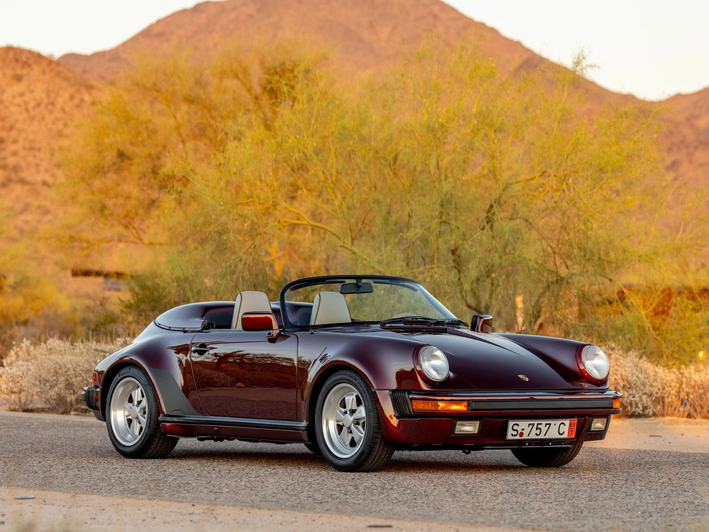 Used 1989 Porsche 911 Carrera RWD image 2