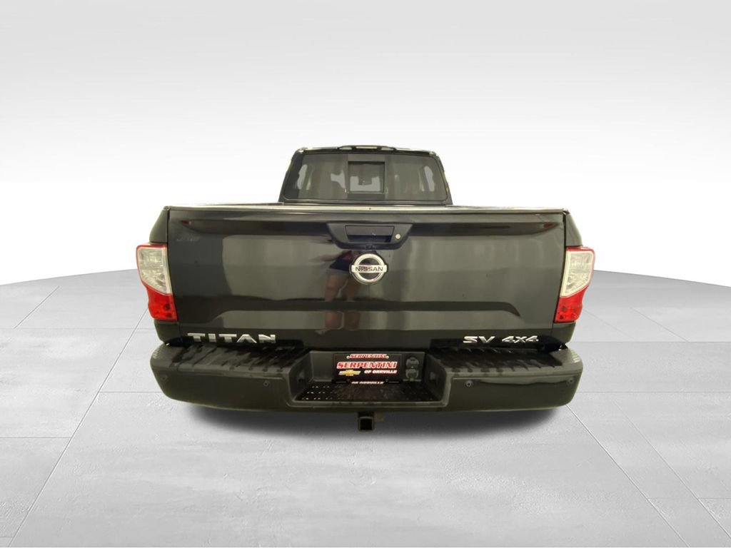 Used 2019 Nissan Titan SV w/ SV Convenience Package AWD/4WD image 9