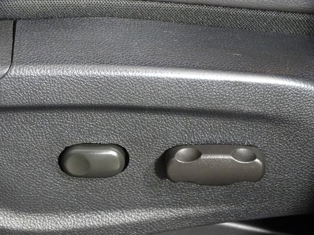 Used 2020 Chevrolet Trax LT w/ LT Convenience Package image 19