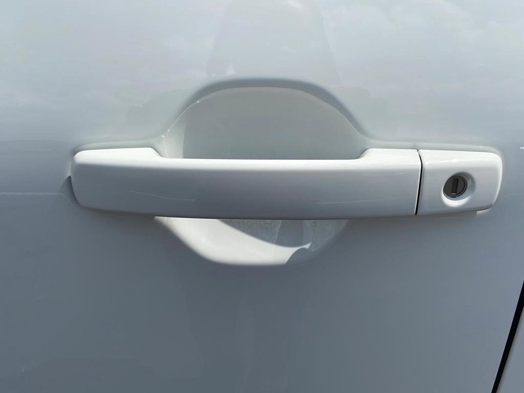 New 2025 Nissan Frontier SV image 7