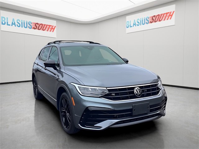 Used 2022 Volkswagen Tiguan SE R-Line