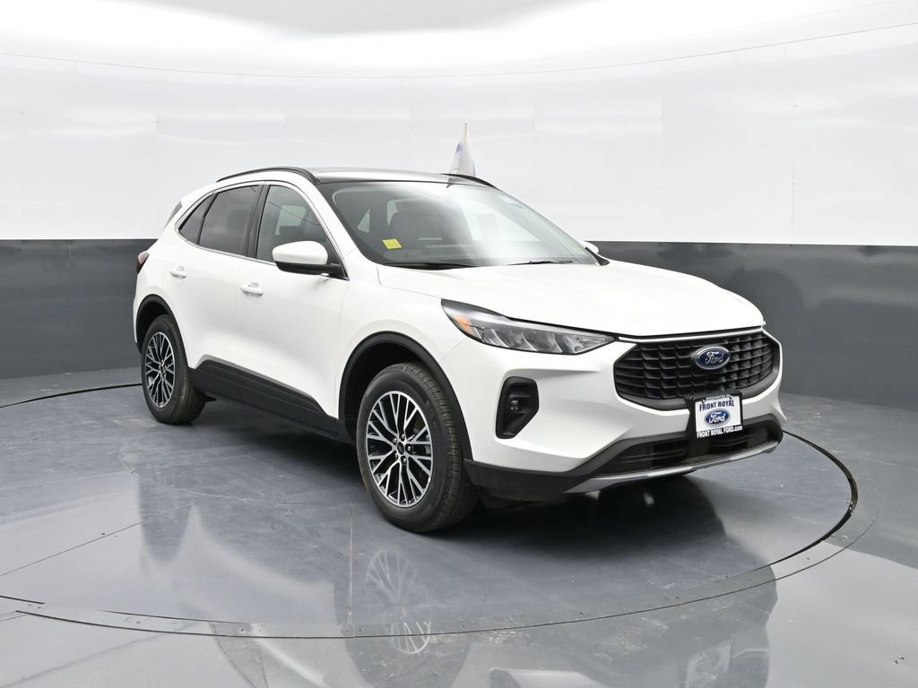 New 2025 Ford Escape SE