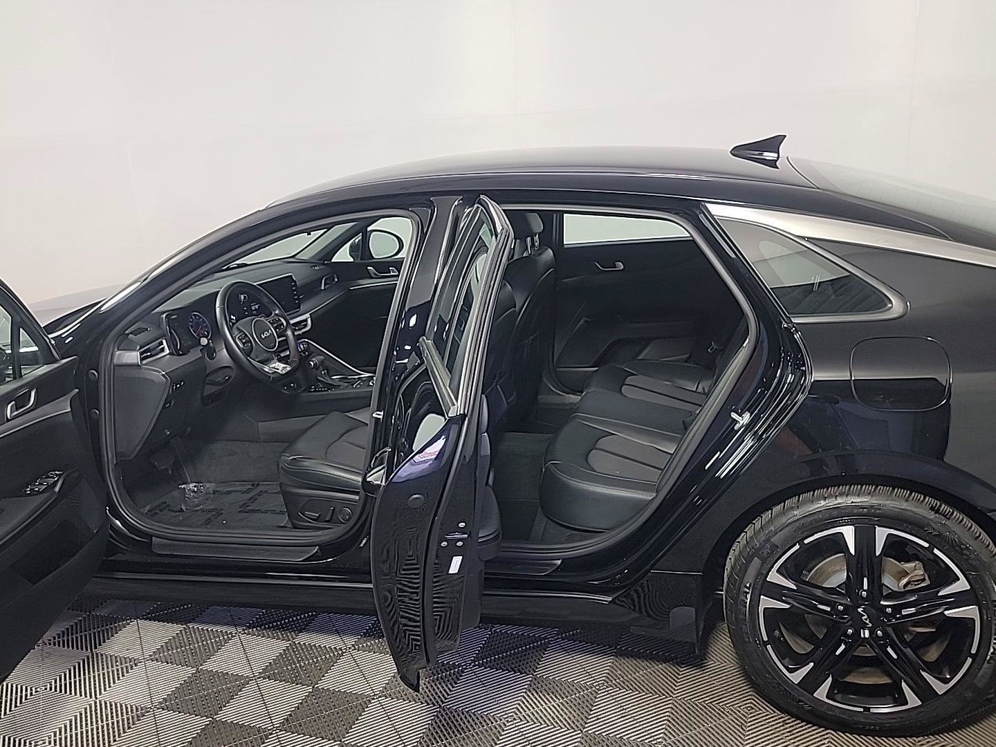 Certified 2023 Kia K5 GT-Line w/ GT-Line Premium Package AWD/4WD image 15