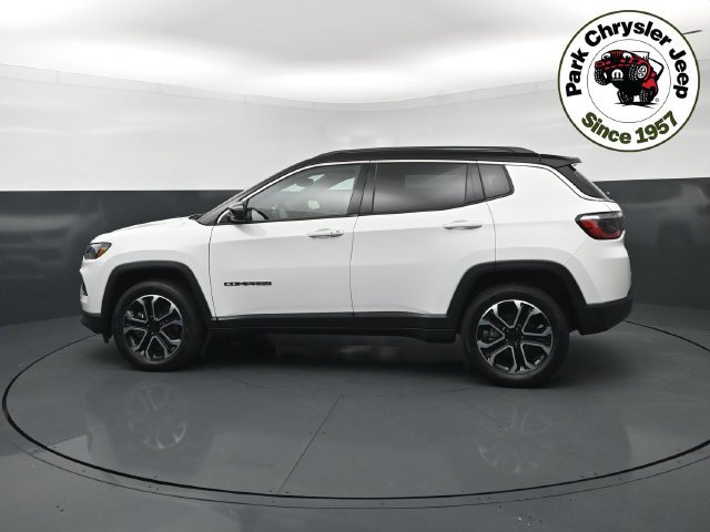 Used 2023 Jeep Compass Limited AWD/4WD image 3