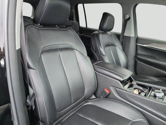 Used 2023 Jeep Grand Cherokee L Limited AWD/4WD image 10