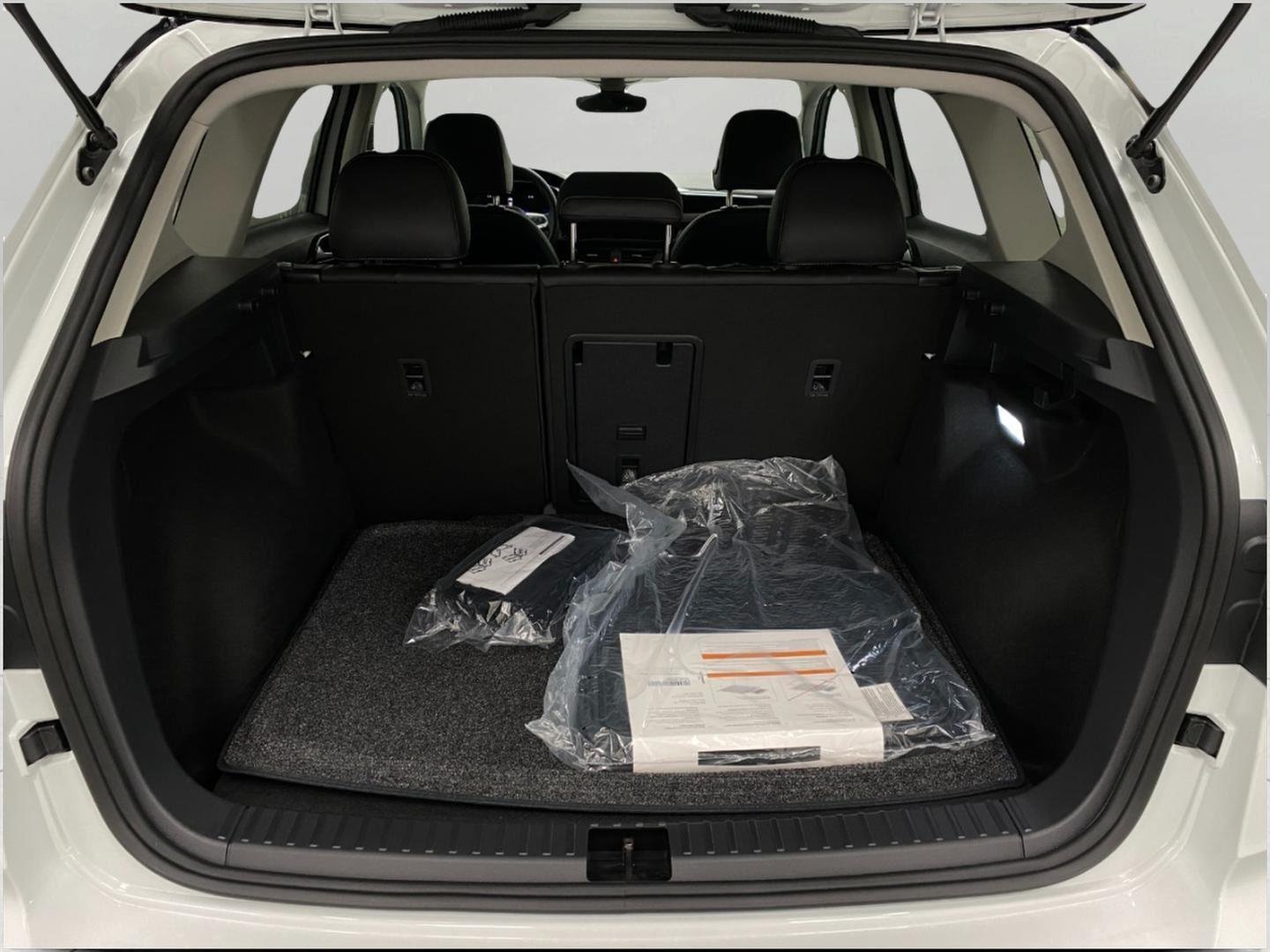 New 2026 Volkswagen Taos SE AWD/4WD image 35
