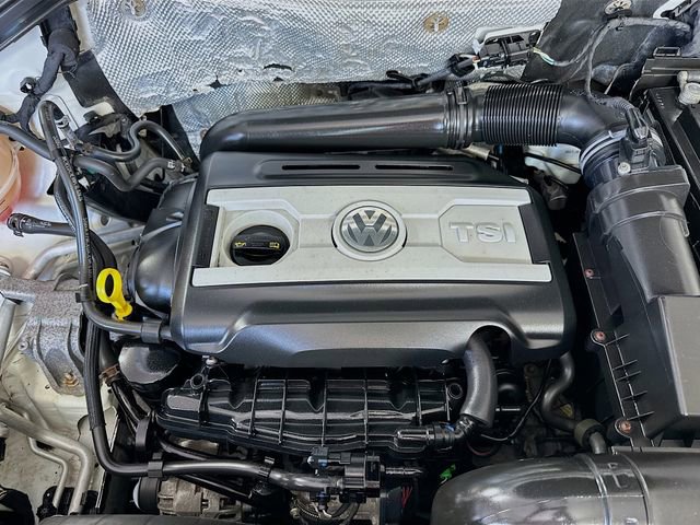 Used 2015 Volkswagen Tiguan SE image 30
