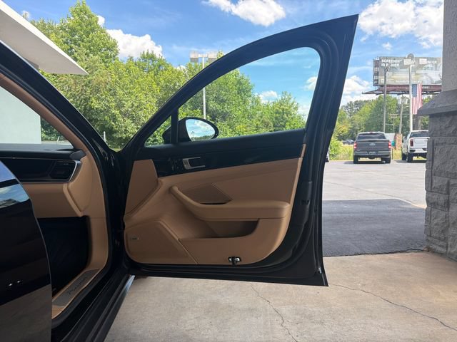Used 2019 Porsche Panamera RWD image 25