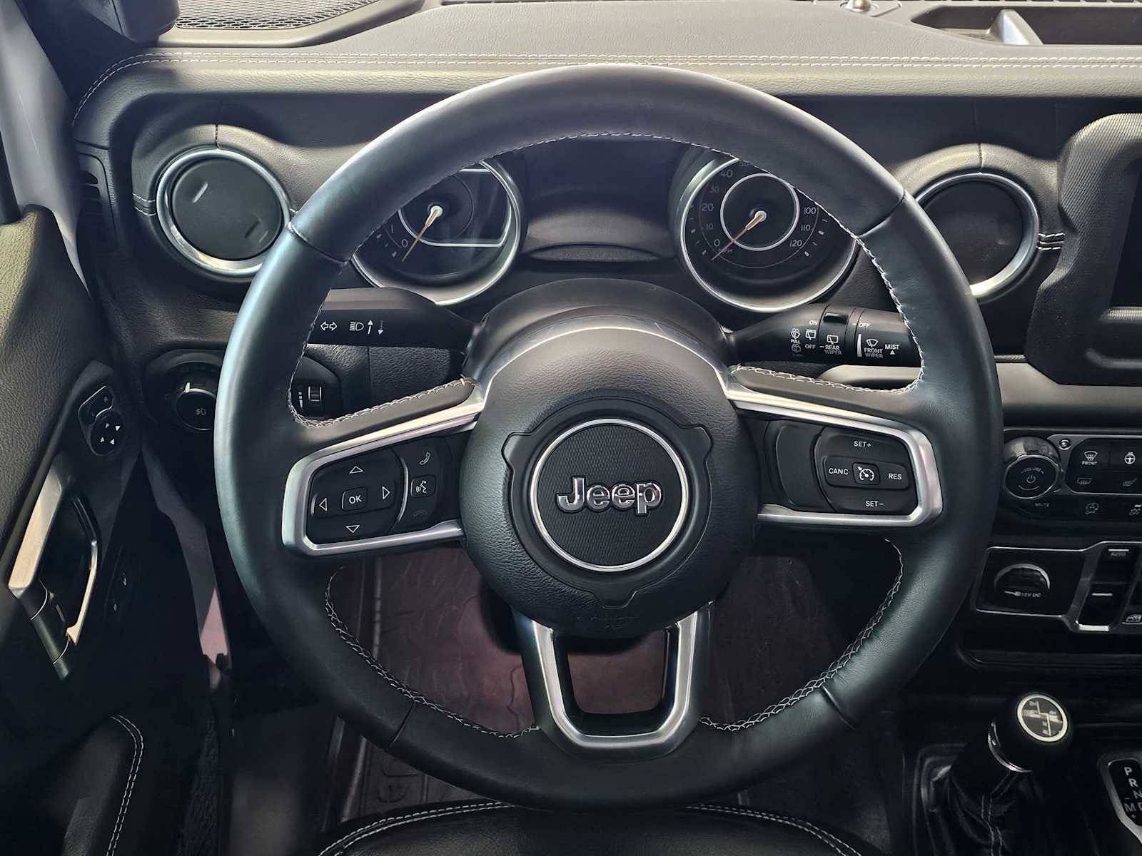 Used 2018 Jeep Wrangler Unlimited Sahara w/ Cold Weather Group image 19