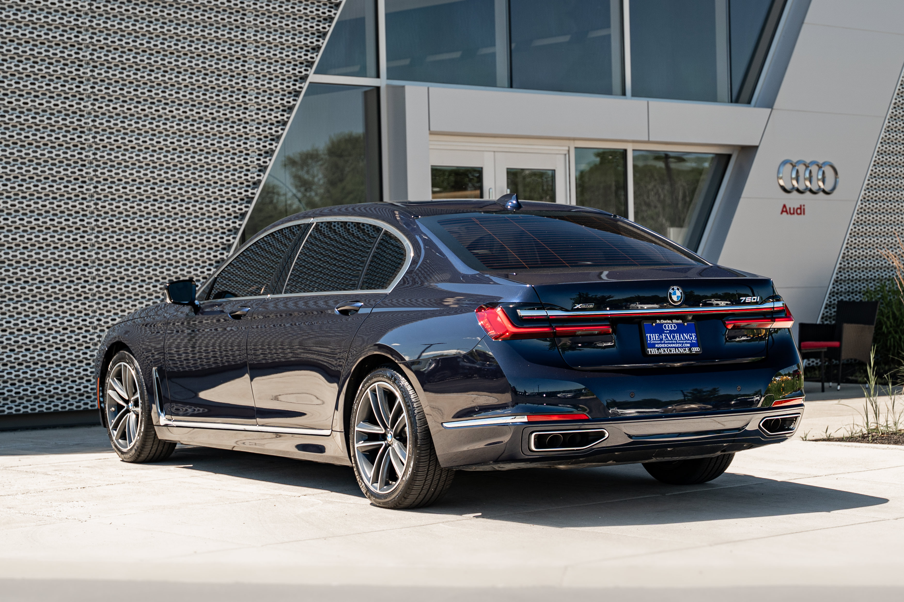 Used 2020 BMW 750i xDrive w/ Autobahn Package AWD/4WD image 5