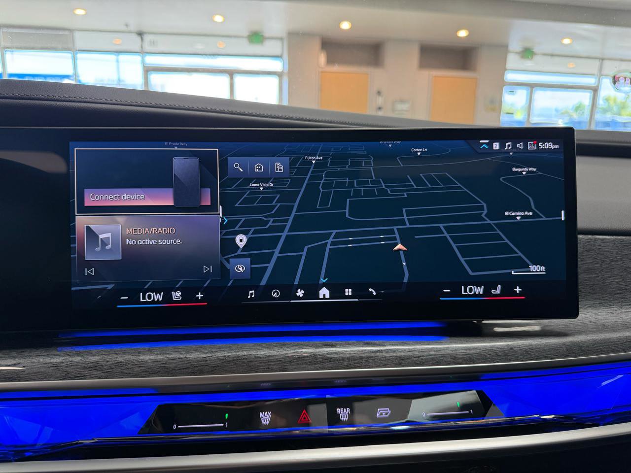 Used 2024 BMW 740i w/ Premium Package image 16