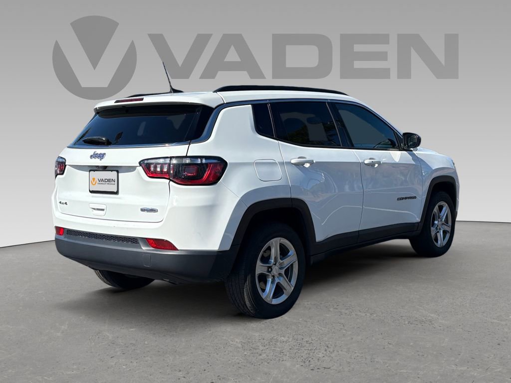 Used 2024 Jeep Compass Latitude image 18