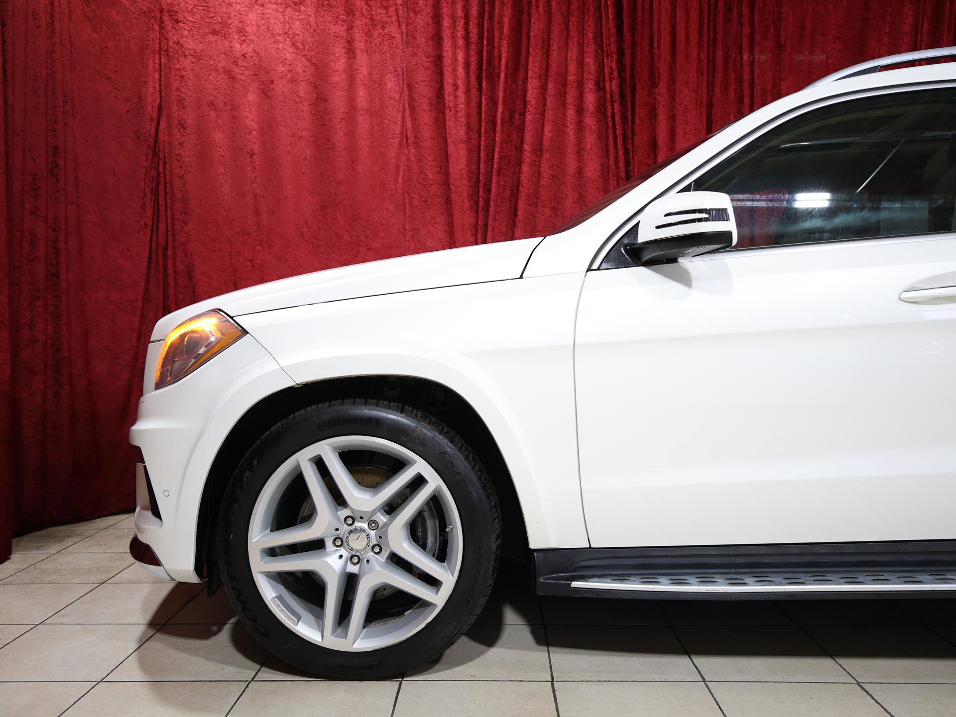 Used 2015 Mercedes-Benz GL 550 4MATIC w/ Driver Assistance Package image 5